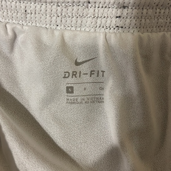 Nike star shorts. Black. - Picture 3 of 4